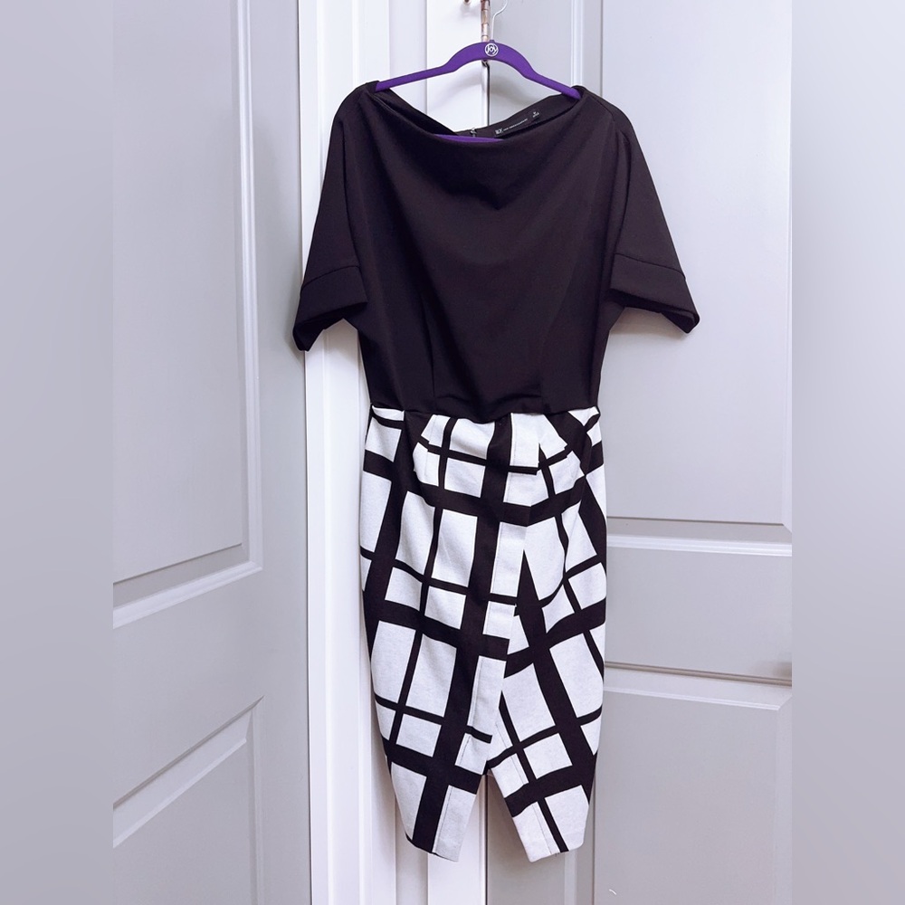 New York & Company Black & White Geometric Midi Dress Size Medium - Picture 3 of 4